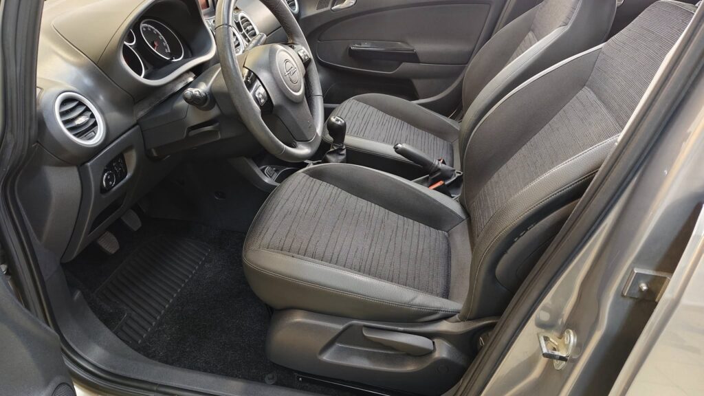 autóülés tisztítás autó belső kozmetika részeként