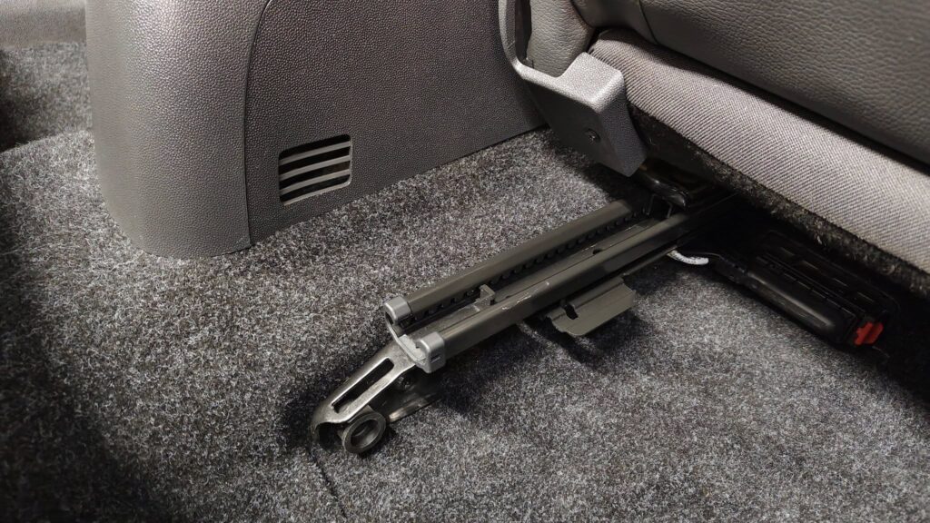 autó belső mélytisztítás, ülés alatti terület tisztán