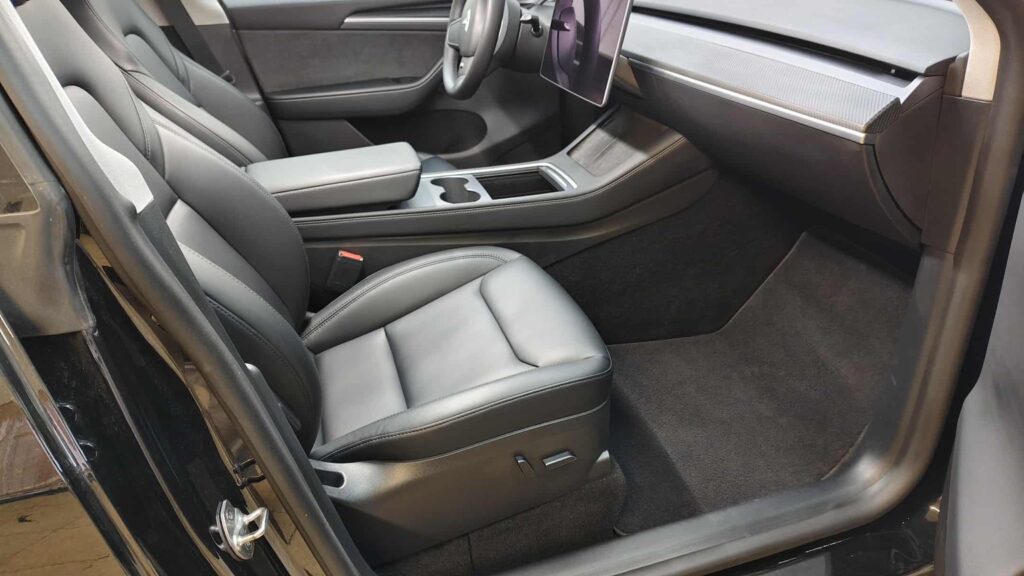 bőr autóülés tisztítás és ápolás után