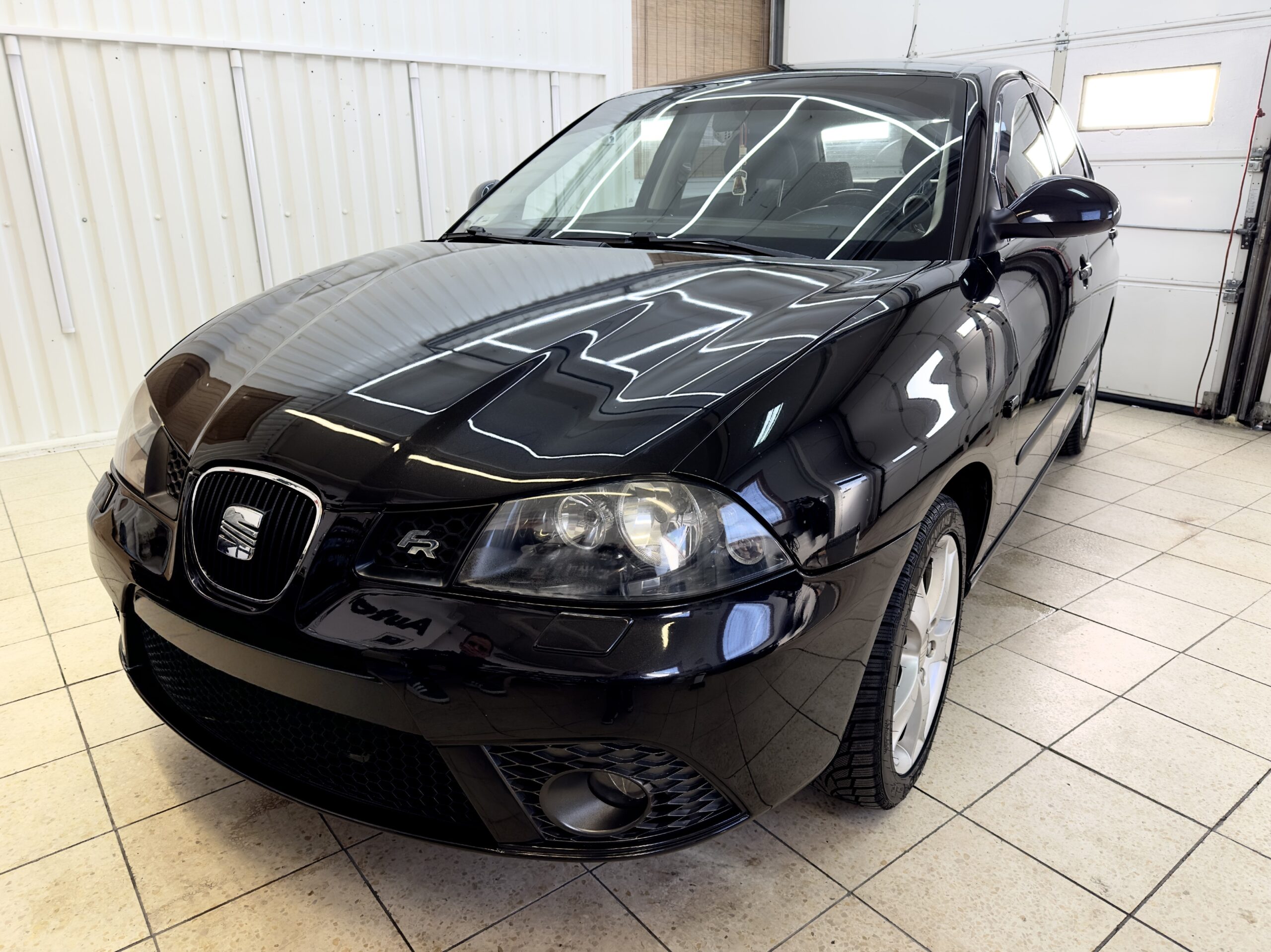 Fényezés állapotjavítása többlépcsős polírozással