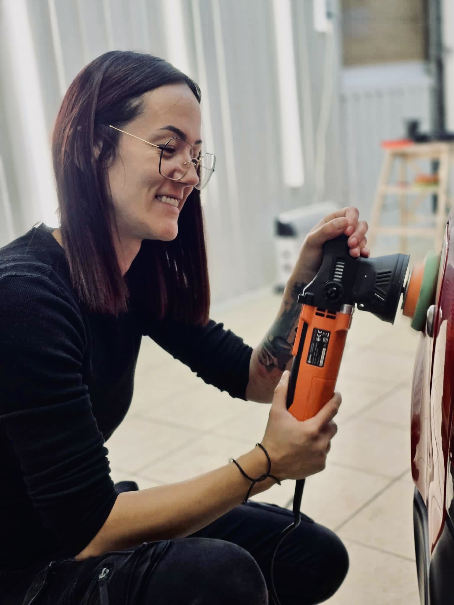 Gépi polírozás végzése korrekciós polírozás során